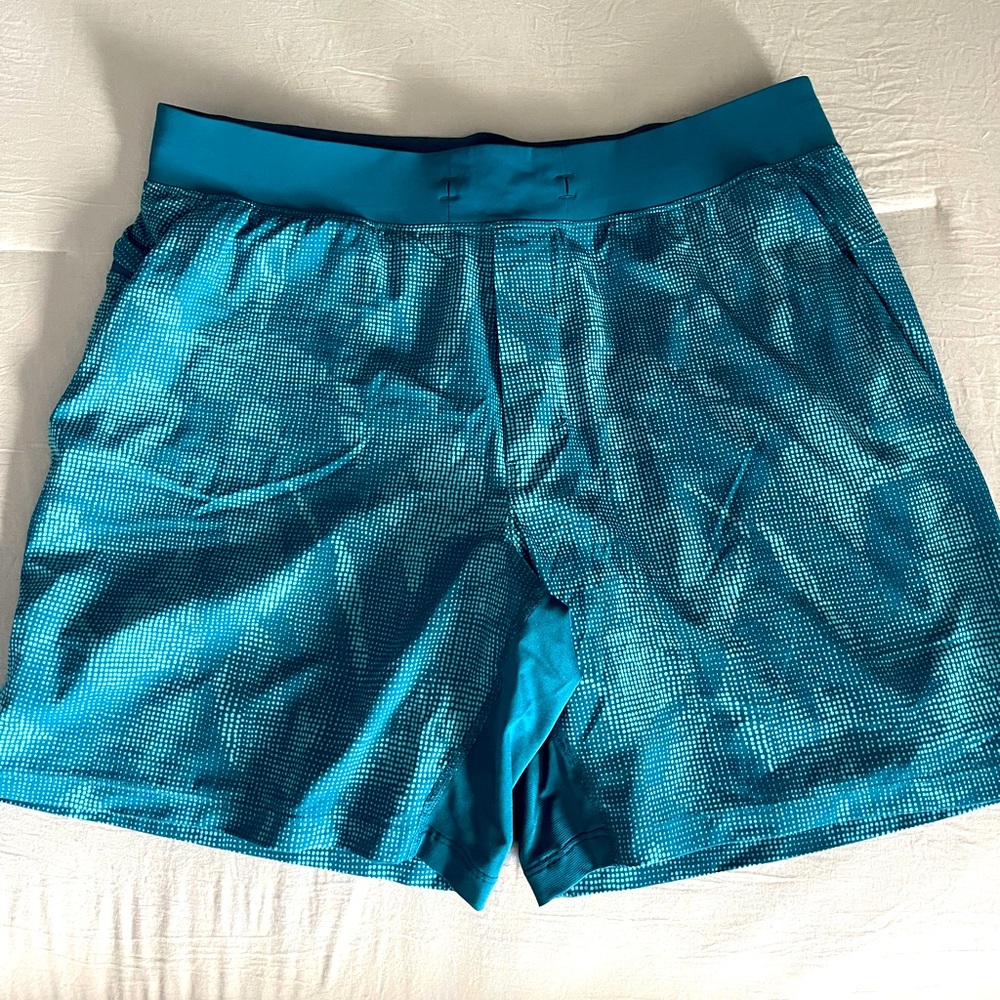 Lulu Lemon 7” lined shorts